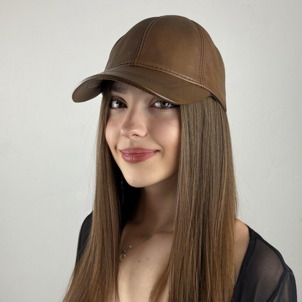 Premium Real Leather Baseball Cap – Adjustable Vintage Hat for Men & Women – Classic 6-Panel Design, Soft Genuine Leather